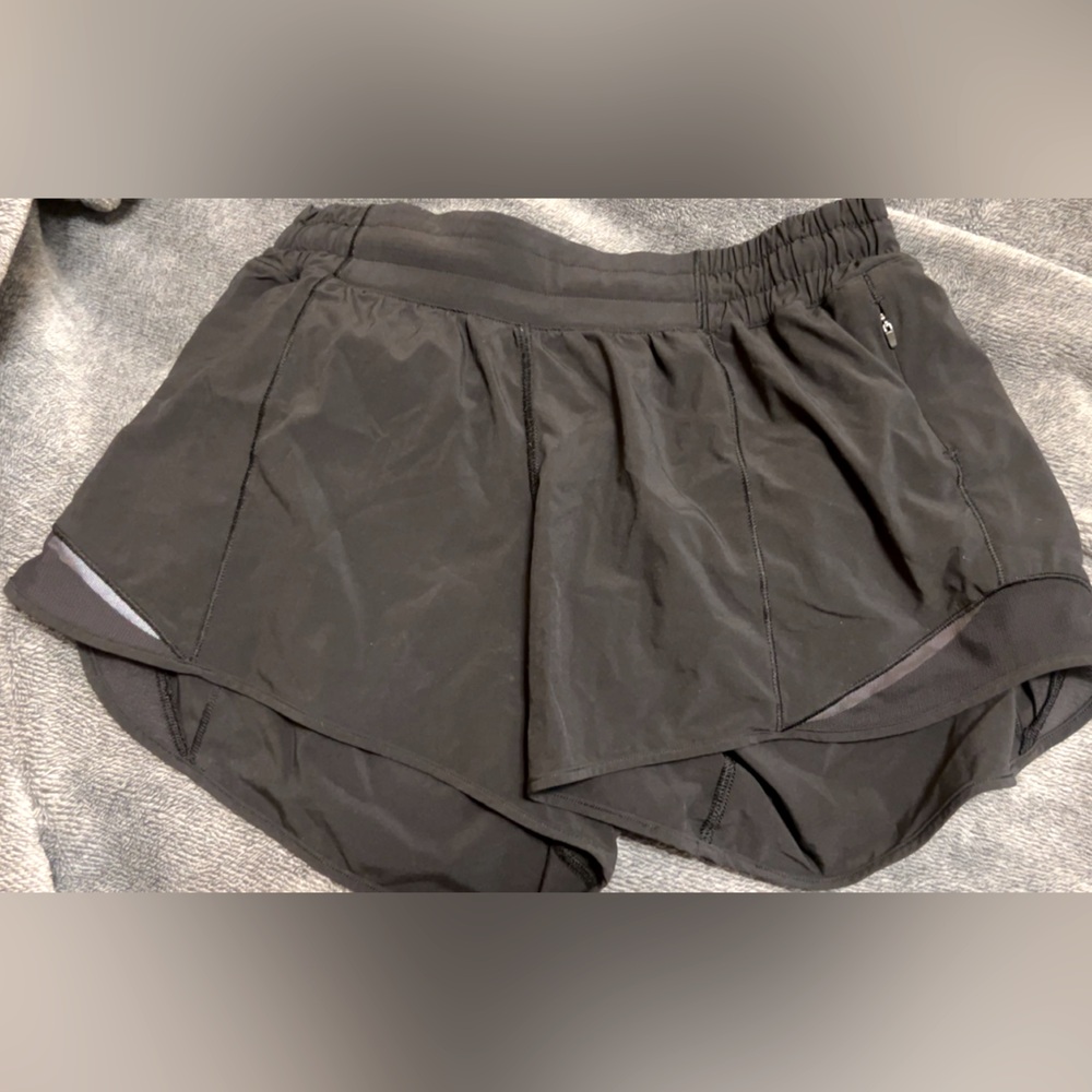 Lululemon Hotty Hot shorts black - Picture 1 of 3